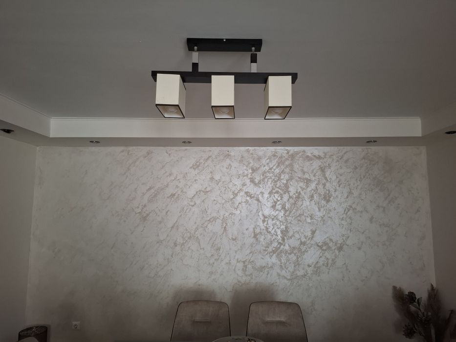 Vind 3 lustre toate sunt la felcu scheletul din lemn wenge