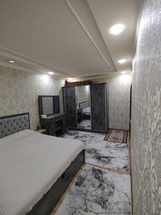 Uy sotiladi. 9 etajlini 1chi etaji 4 hona 5 hona qilingan