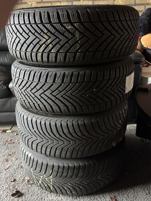 Jante Volvo R-Design 205/55/16 iarna Vredestein dot 2021