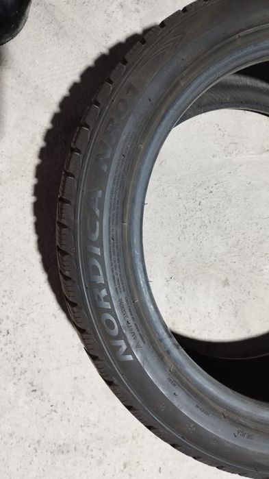 Шины зимние 4 шт размер 18