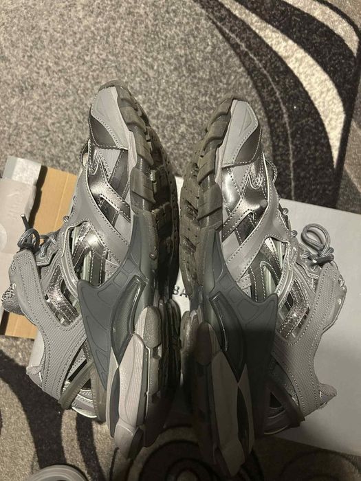 Продавам balenciaga track 2 grey