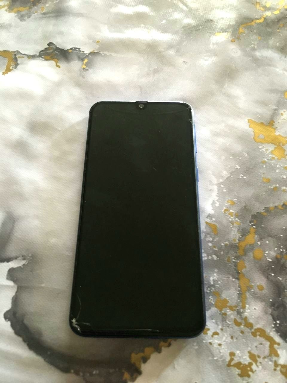 Samsung a40 64 gb sotiladi