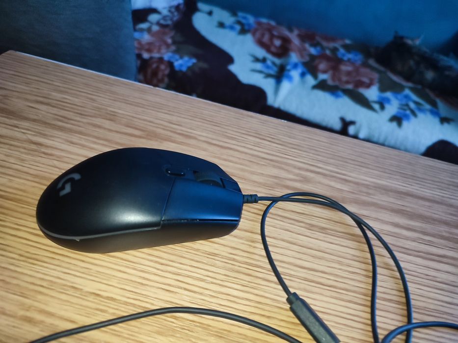 Logitech g102 wired gaming mouse RGB