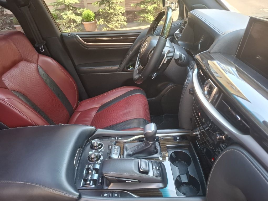 Lexus LX 570   СУПЕР. СПОРТ Аренда. с. выкуп