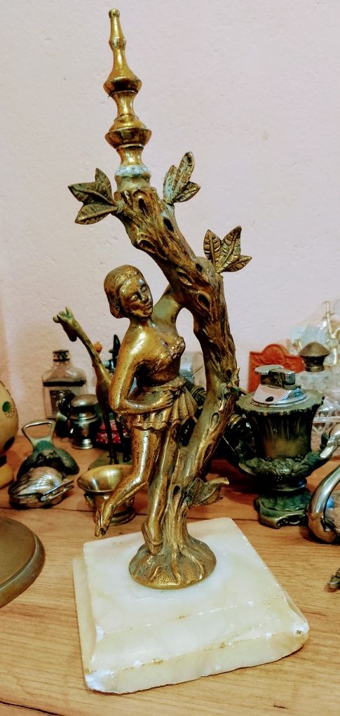 Месингова статуетка