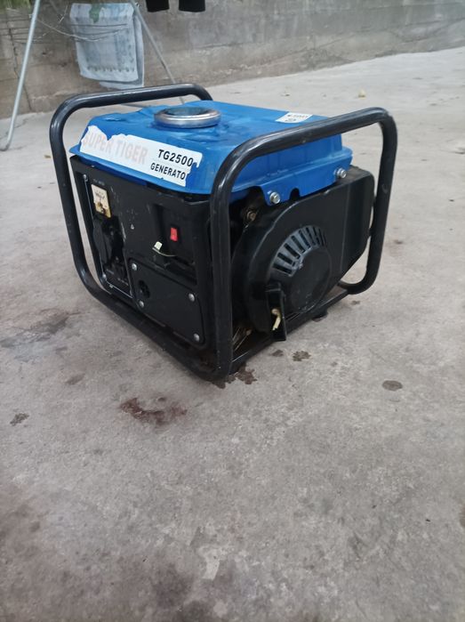 Продам бензиновый генератор