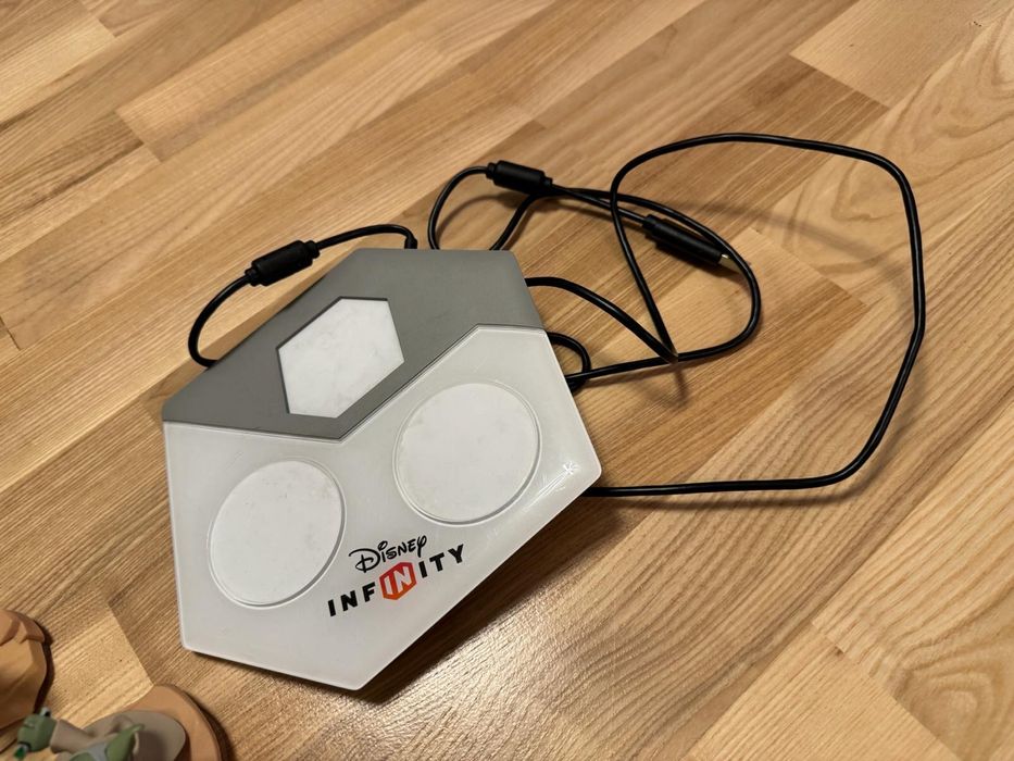 Figurine si placa disney infinity