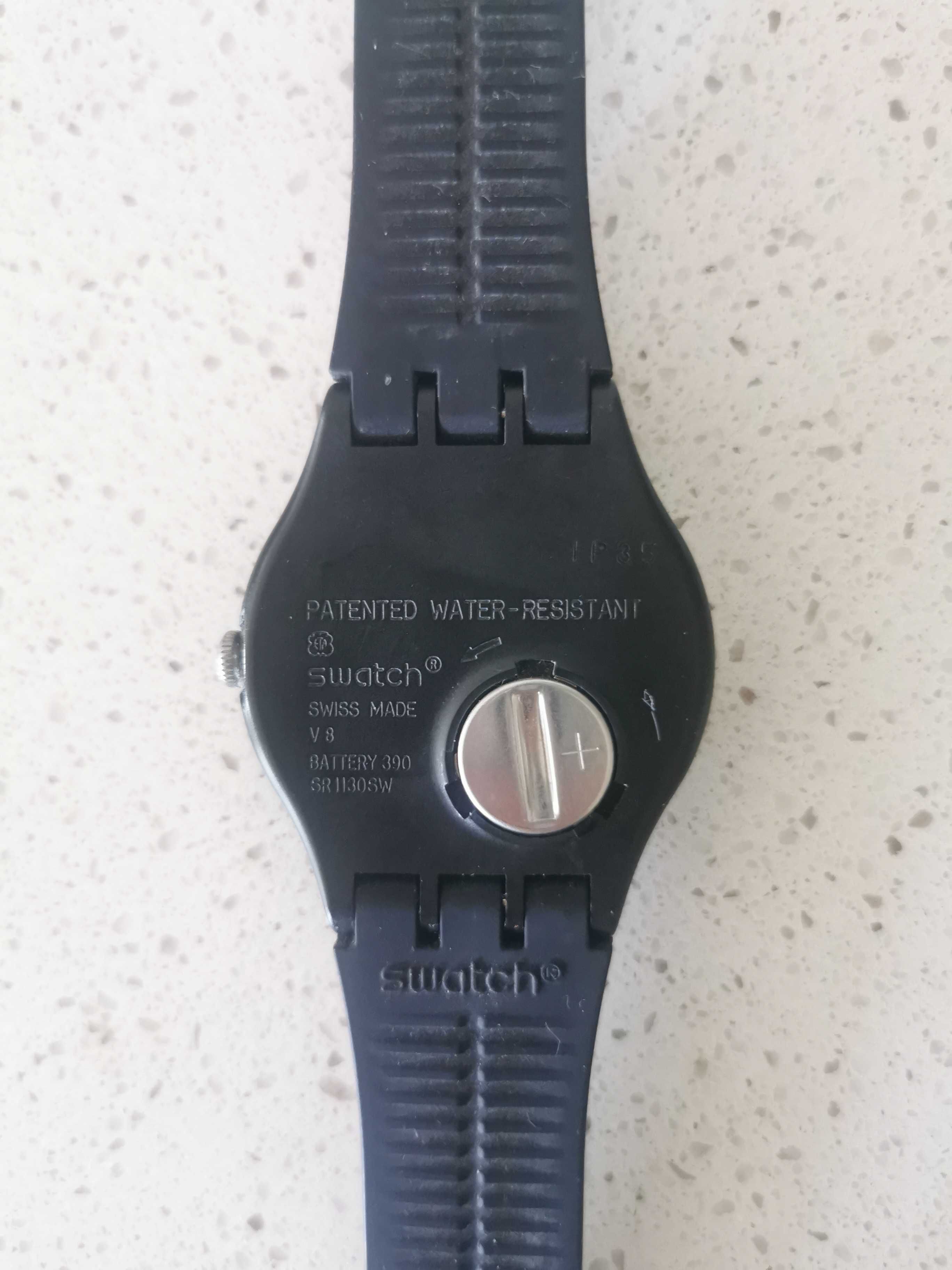 Часовник Swatch Skeleton – черен, прозрачен циферблат, уникален дизайн
