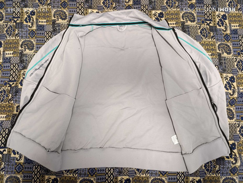 Puma MERCEDES AMG PETRONAS''оригинално мъжко горнище ХЛ размер