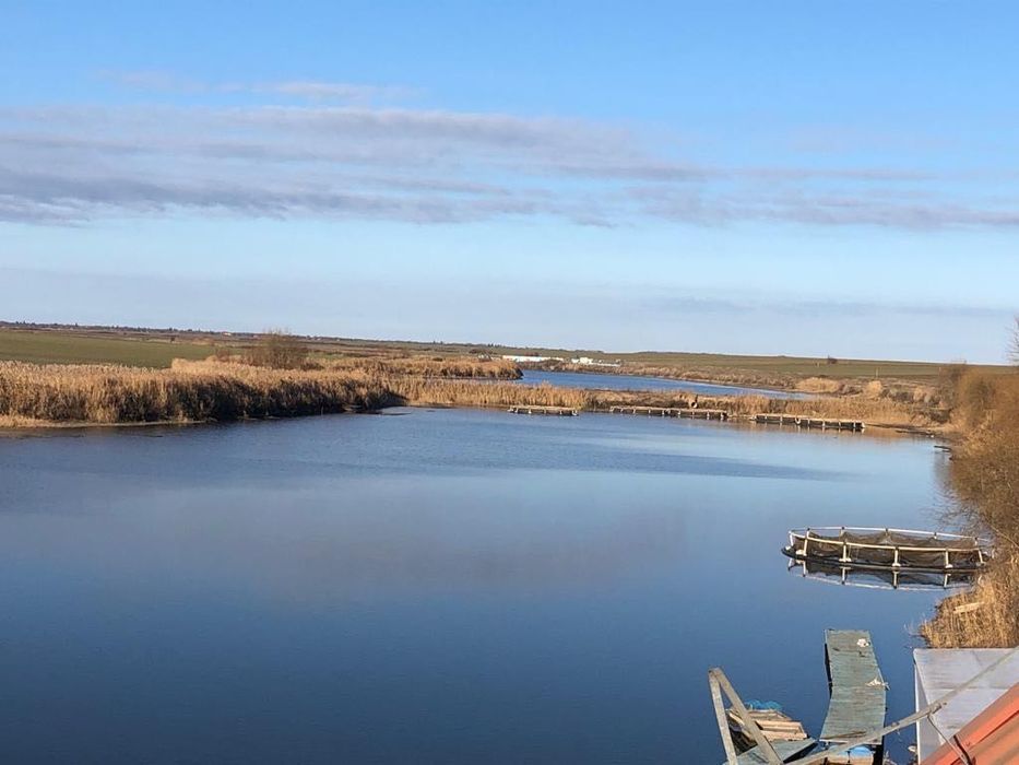 Pensiune si balta de vanzare