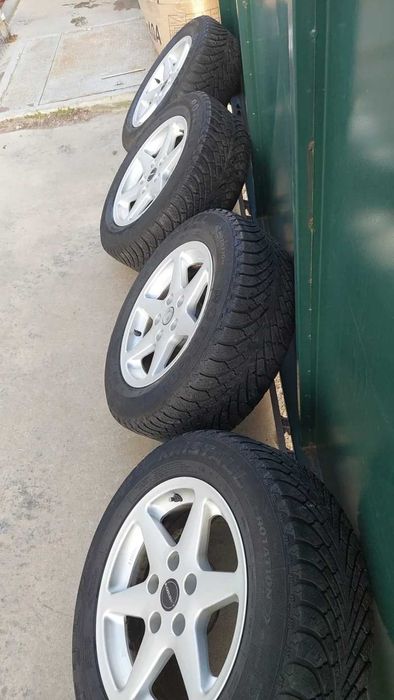 Гуми с джанти 215/65R16 за BMW