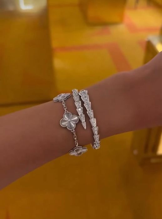 Позлатени гривни с цирконии