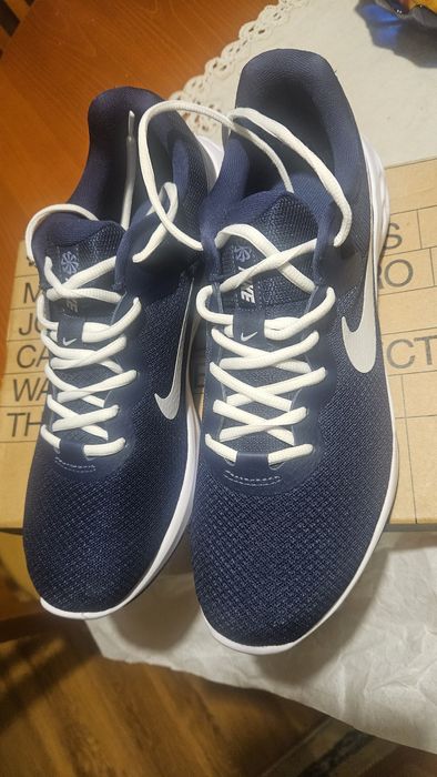 Маратонки Skechers нови