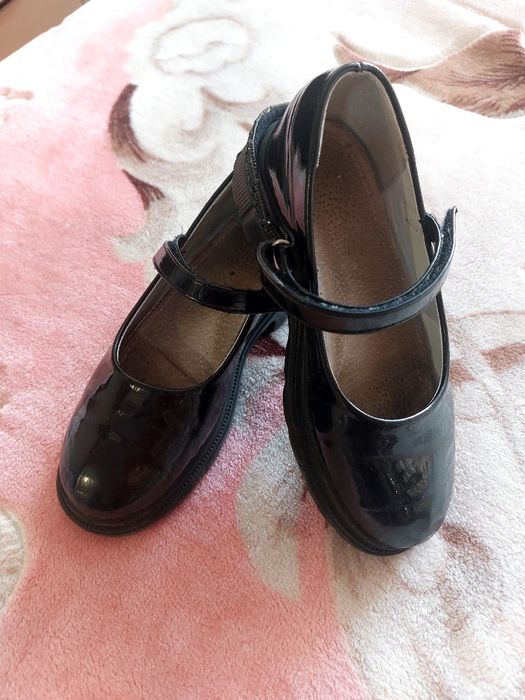 Туфли на девочку 30рр