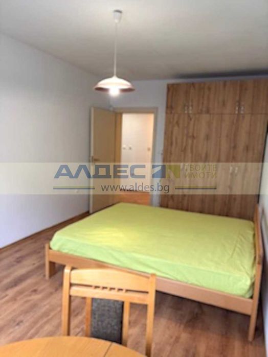 Дава се под наем Четиристаен апартамент в София, Стрелбище - 130 кв.м за 1000 € - Снимка #3