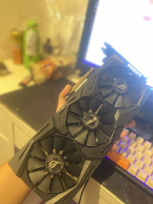 Placa video Asus ROG Strix GTX 1070 8GB