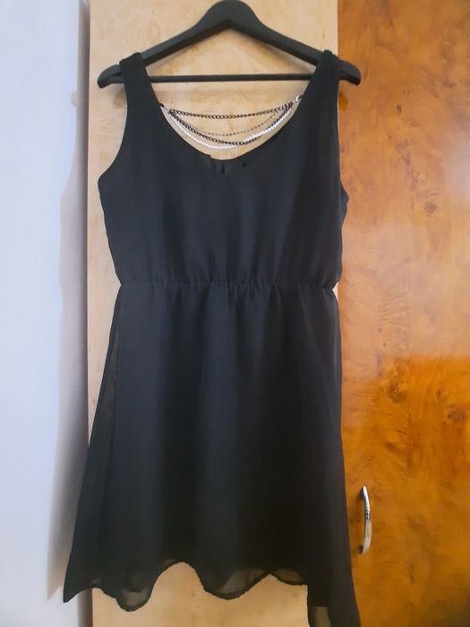 Vand rochie neagra de seara