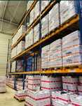 Avem rafturi metalice