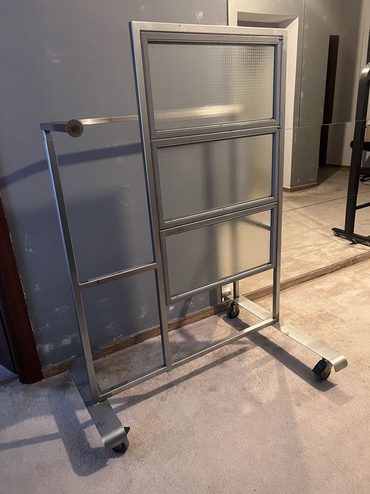 Stender inoc magazin haine