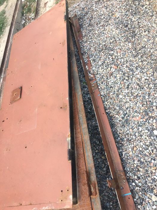 Дверь металическая 2x0.80