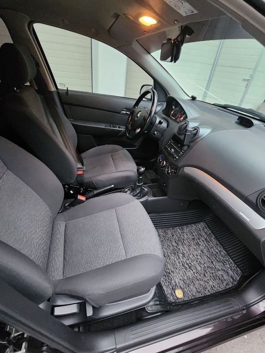 Продаю автомобиль NEXIA R3