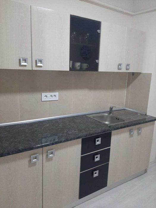 Apartament 3 camere de închiriat et. 2, CT, lângă cinema Geo Saizescu