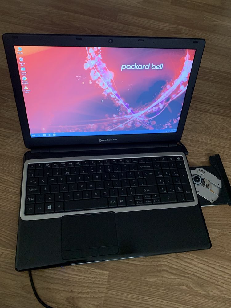 Laptop Packard Slim display 15,6,6gb ram,320gb m,vine cu incarcator