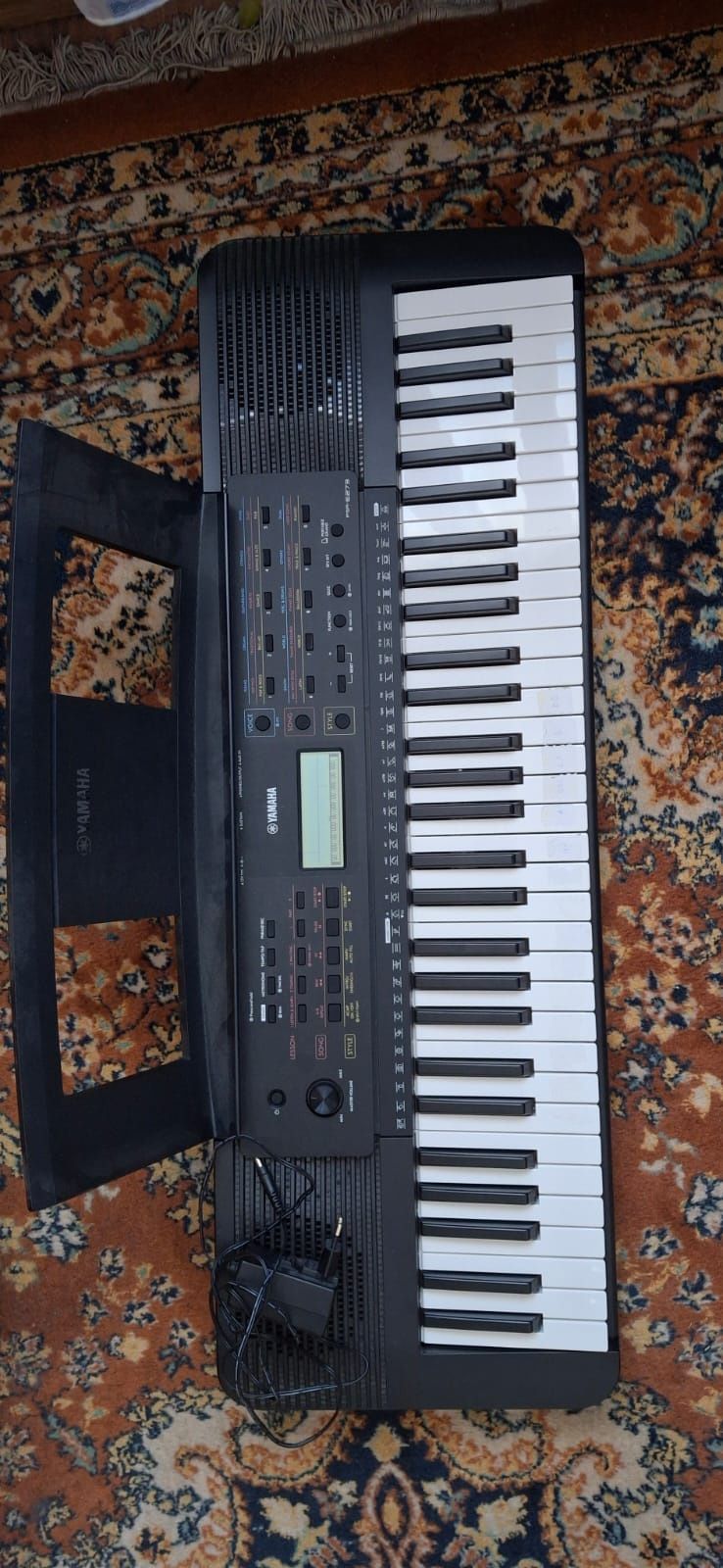 Orgă Yamaha PSR-E273