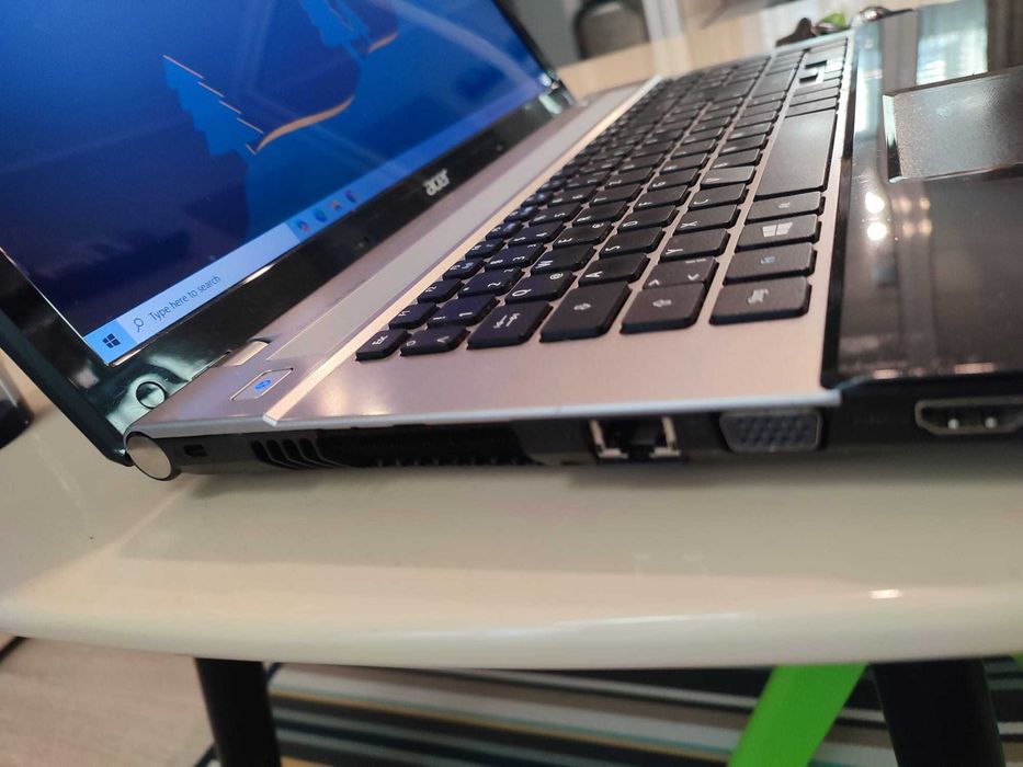 Laptop Acer 17" Intel 2020M