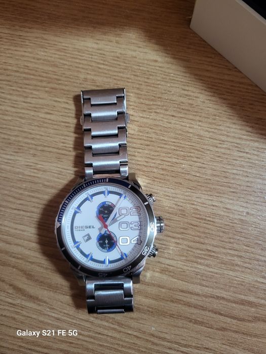 Ceas Diesel (250 lei)