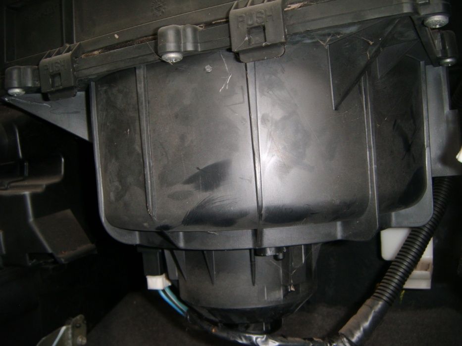 Вентилатор в купето за Нисан Алмера Тино 2.2 115к.с 2004год