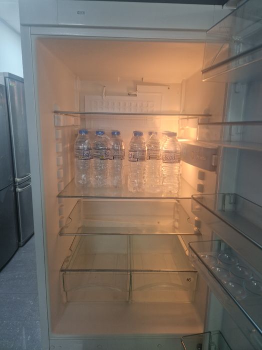 Хладилник с фризер Miele A++ 181/55/58