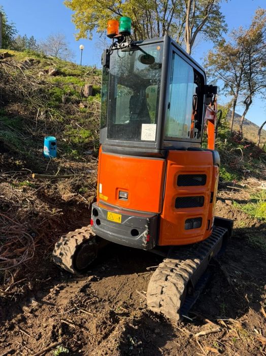 Багер Hitachi ZAXIS 26U