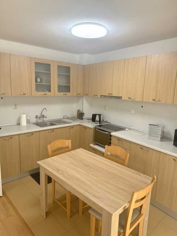 Дава се под наем Двустаен апартамент в Бургас, Изгрев - 90 кв.м за 510 € - Снимка #1