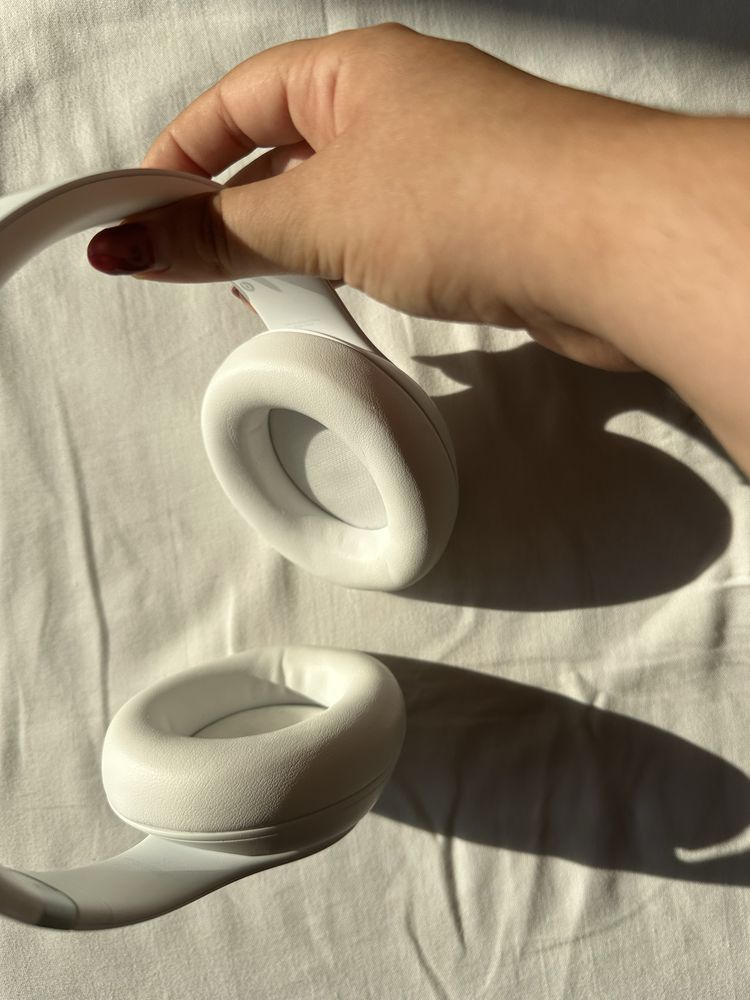 Apple Headphones Beats Studio Pro