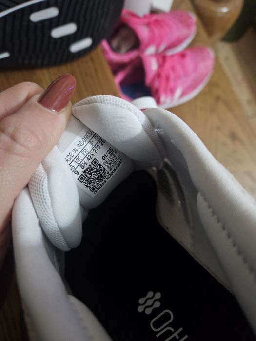 Adidași Adidas noi masura 42,5