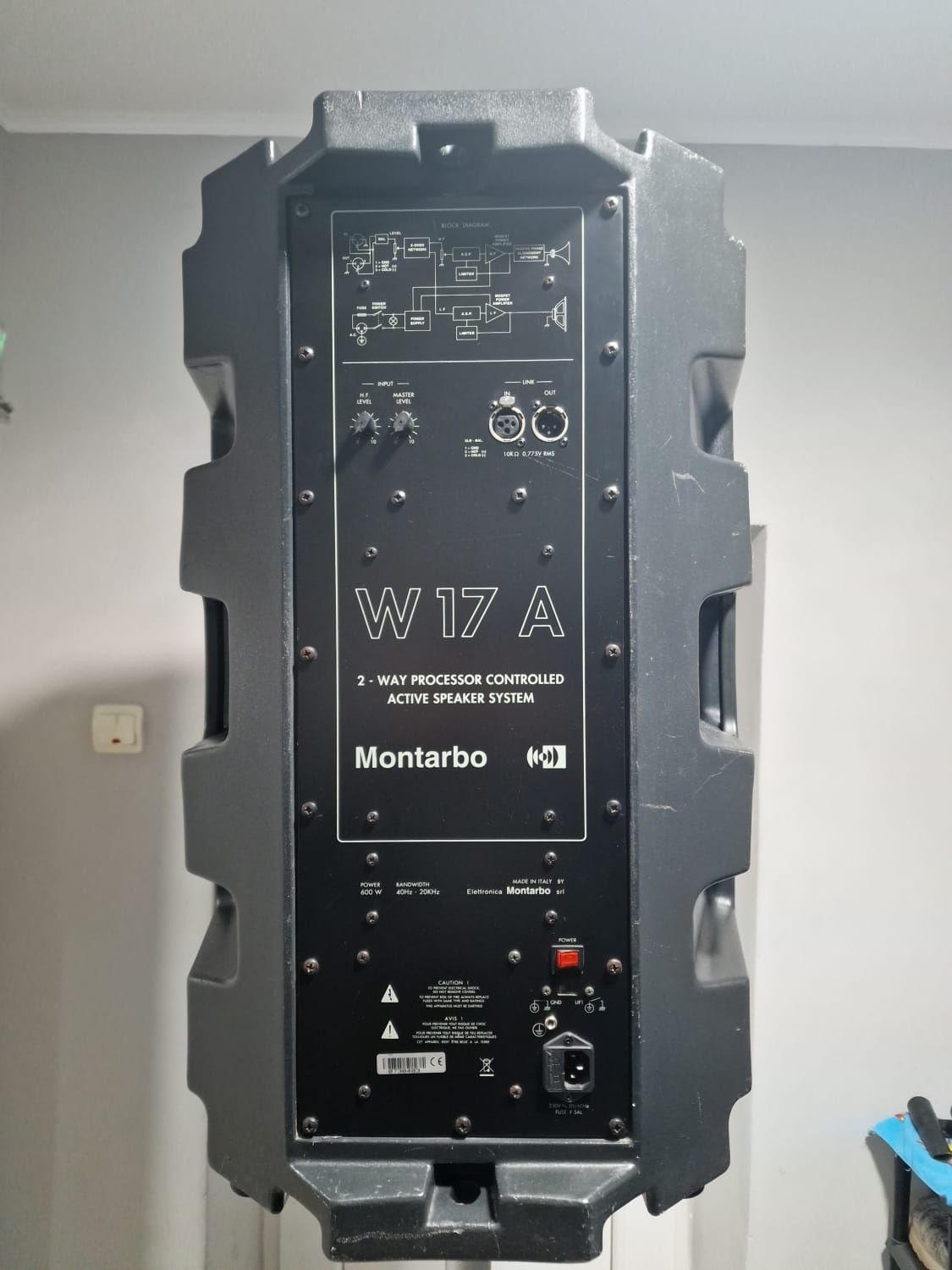 Vând boxe Montarbo w17 A