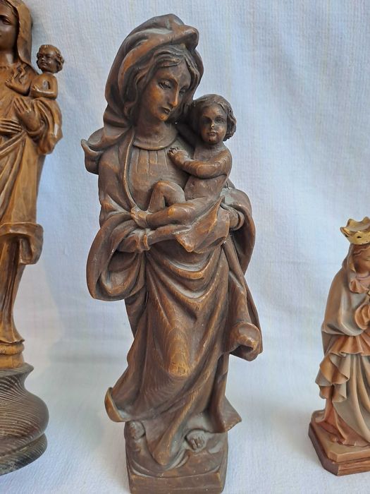 statueta lemn Fecioara Maria cu pruncul