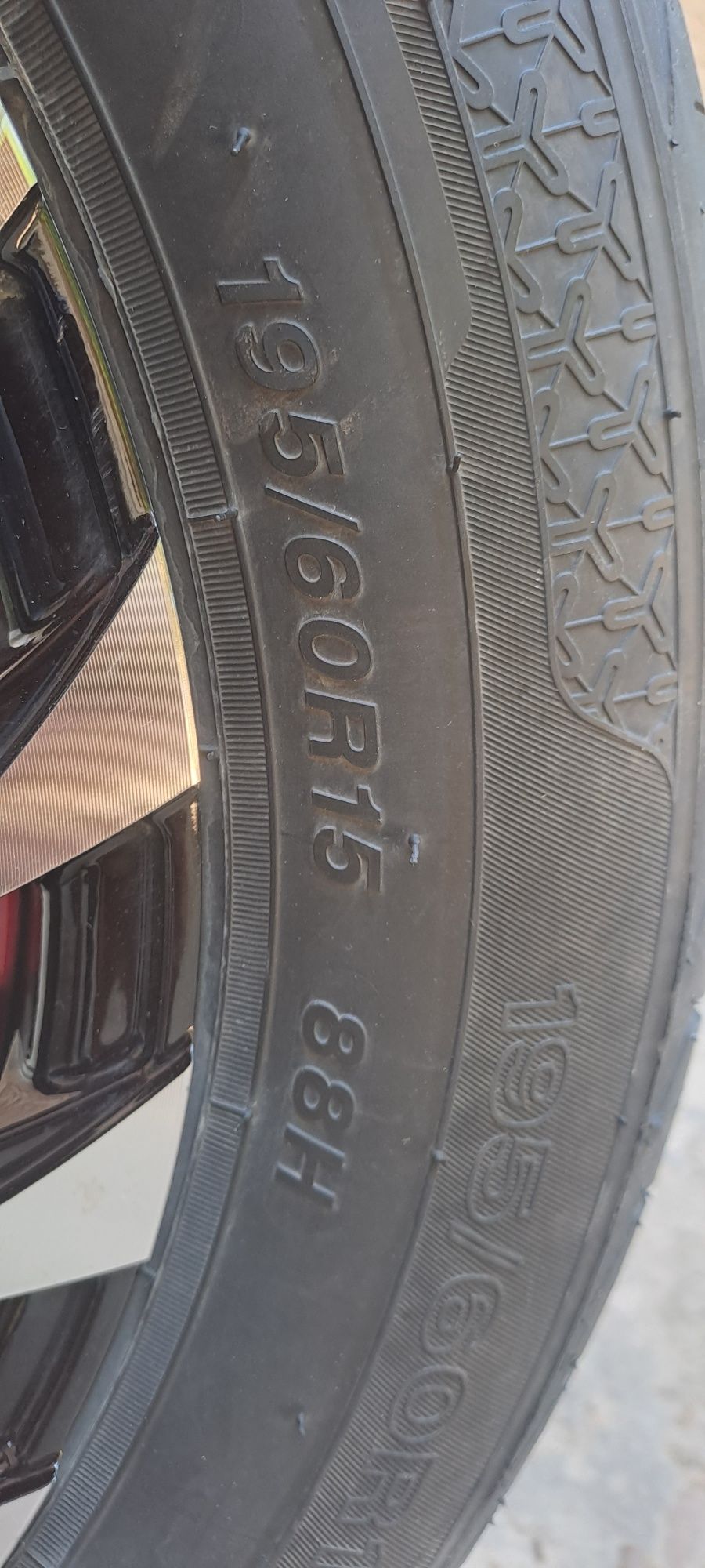 Maybach diska baloni bilan sotiladi. R15