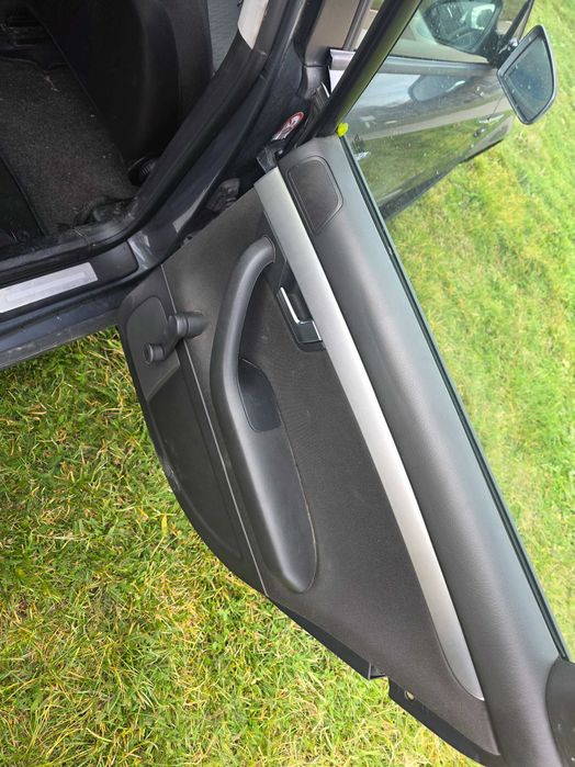 Audi a 4 b7  mai multe det la tel