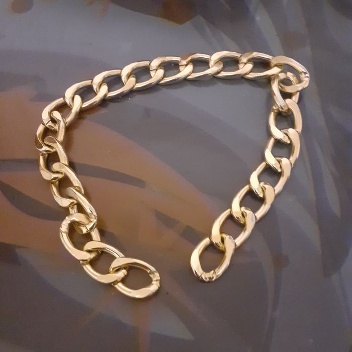 Мъжка масивна гривна.