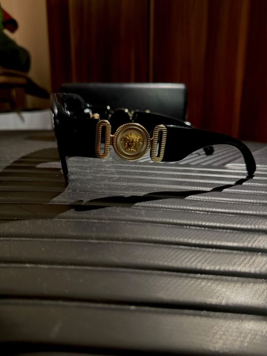 Оригинални черни очила от марката Versace