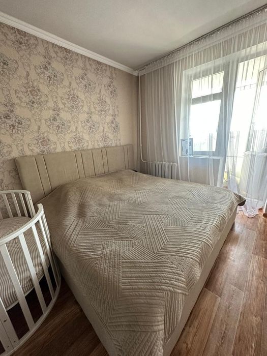 Двуспальная кровать