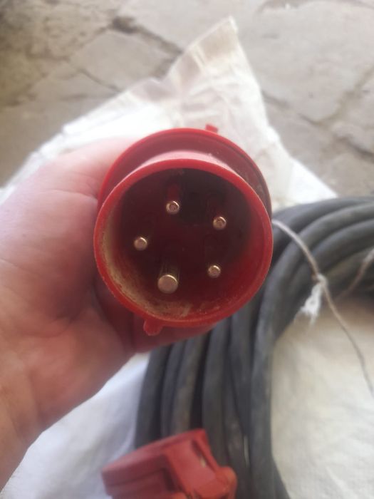 Vând cablu electric trifazic