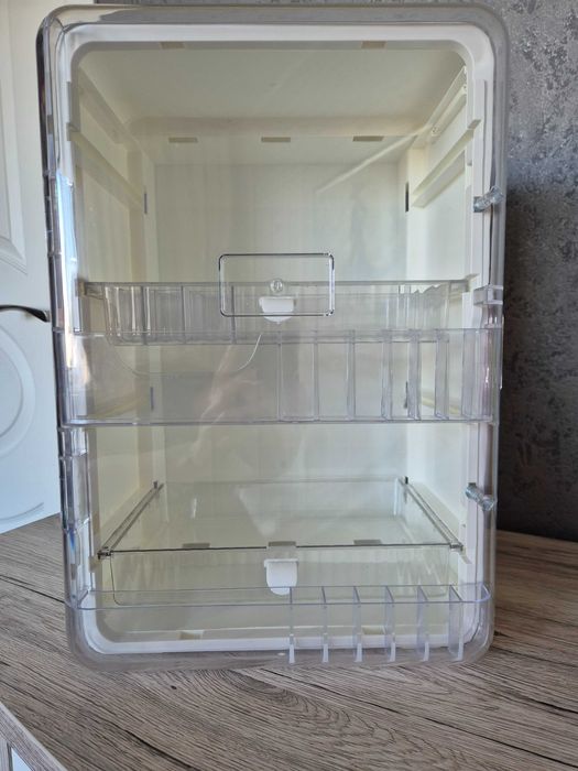 Нов органайзер за козметика