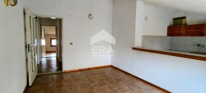 Четиристаен мансарден апартамент в центъра на Кърджали, до училище „О