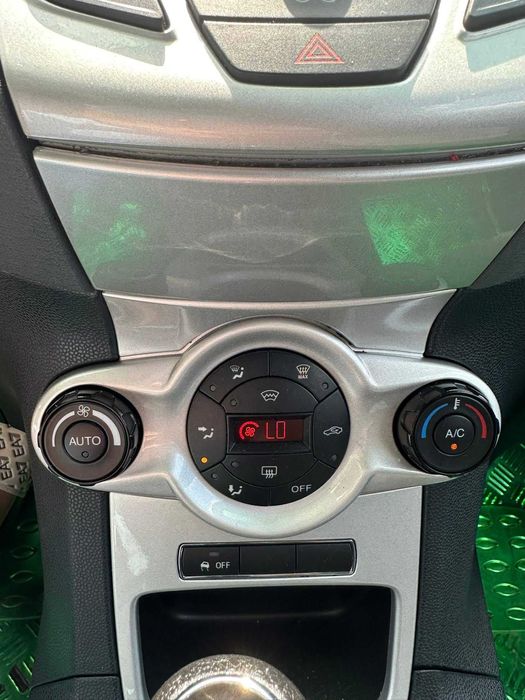 Ford Fiesta MK7 • Pachet ST • 1.6 Benzină 120CP • Sport • Jante R17