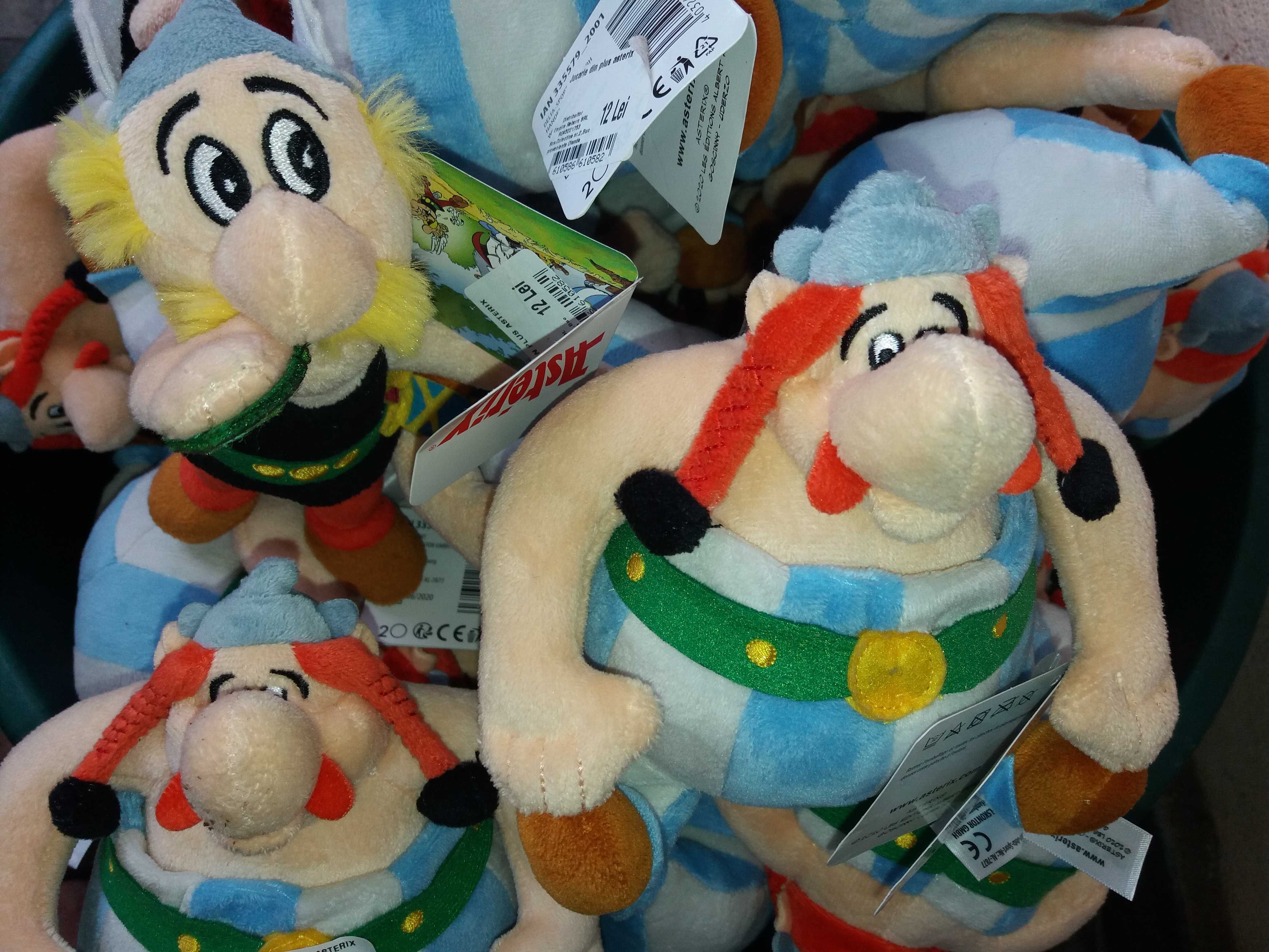 Jucarii plus Asterix si Obelix 20 cm Pret 6 lei. 3 buc 15 lei.