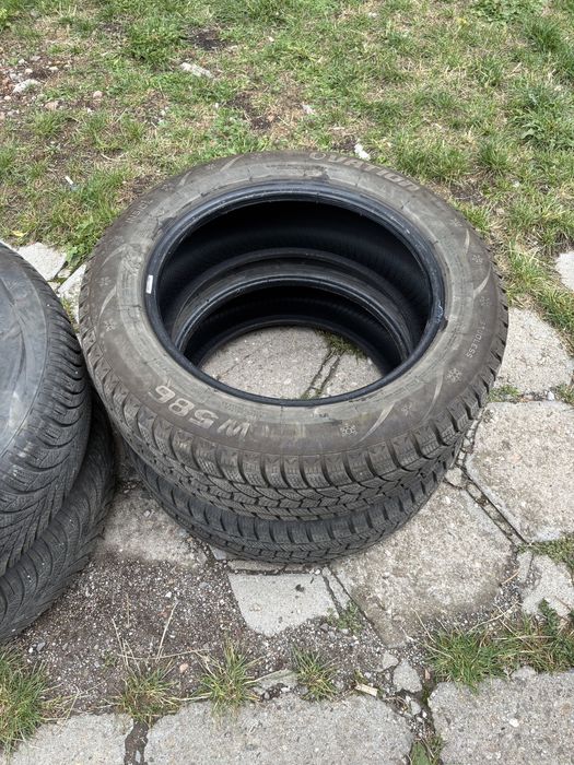 Продават се 2х2 зимни гуми