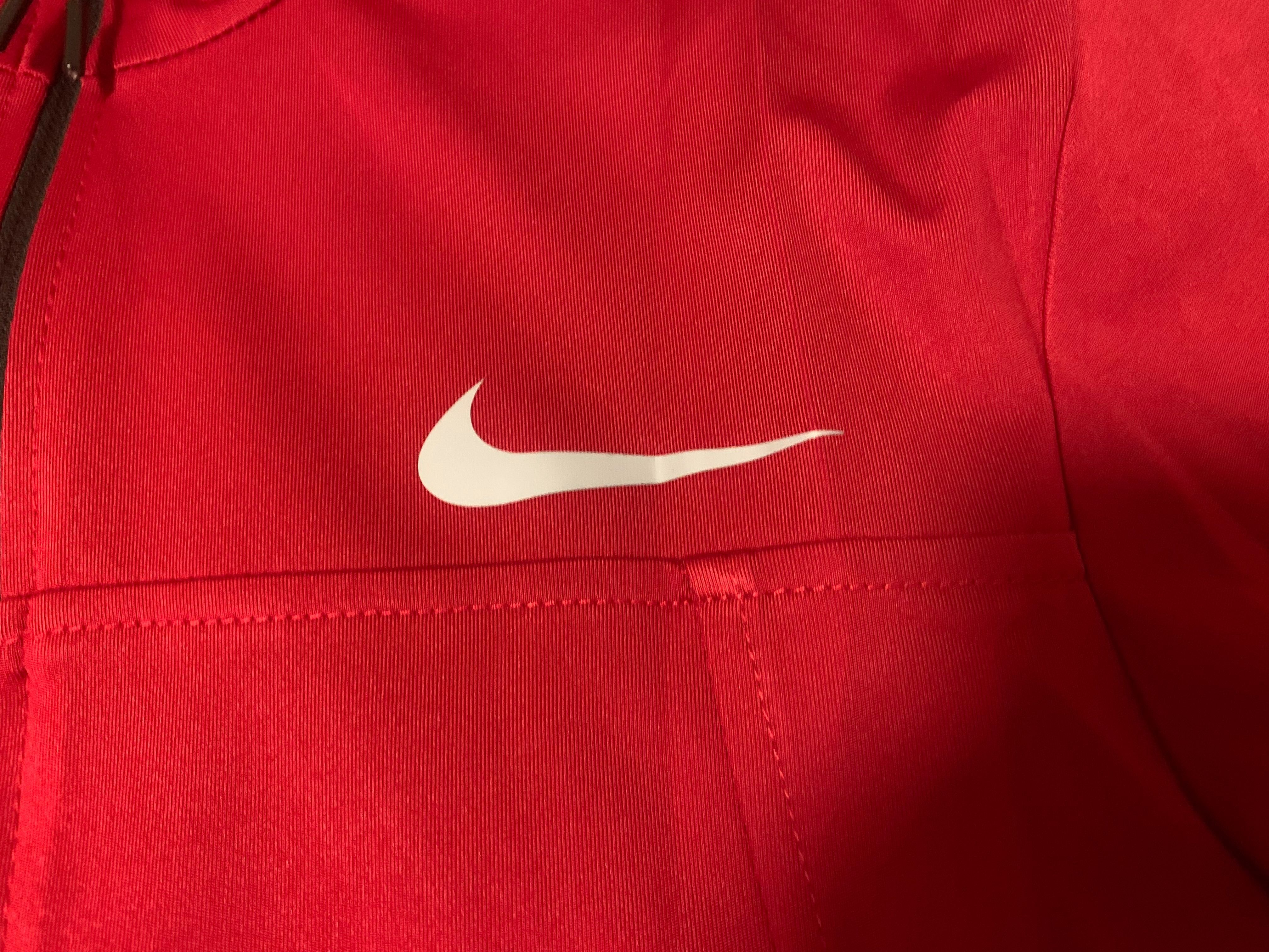 Екип Nike нов без етикет
